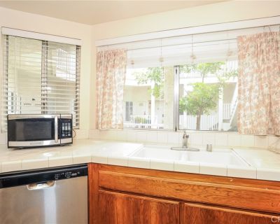 2 Bedroom 1BA 950 ft Condo For Sale in Simi Valley, CA