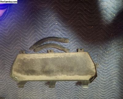 Engine lid drain tray