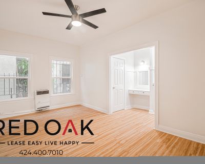 1839 W 12th St. Serene Studio with Stainless Appliances, Walk-In Closet, Lots of Natural Light, and On-Site Laundry ~ In Vibrant Pico-Union! Key Features: ~ Naturally Lit: Windows fill the space with natural sunlight. ~ Storage: Walk-in closet and custom built-ins. ~ Temperature Control: Gas furnace and ceiling fan for year-round comfort. ~ Kitchen: Hardwood cabinets, granite countertops & stai...