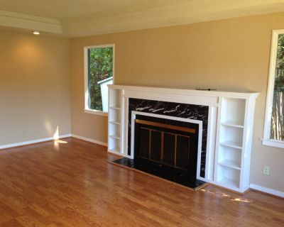 Single Family Home, 3BD/2BA in Los Altos