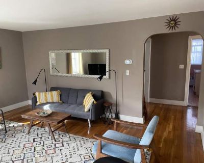 3 Bedroom 1BA 1400 ft Furnished Apartment For Rent in Saugerties, NY