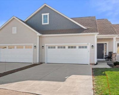 2 Bedroom 2BA 1424 ft Condominium For Sale in HARTFORD, WI