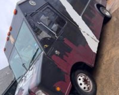 2006 Ford e350 Utilimaser - Ford / E350 Step Van / 2006