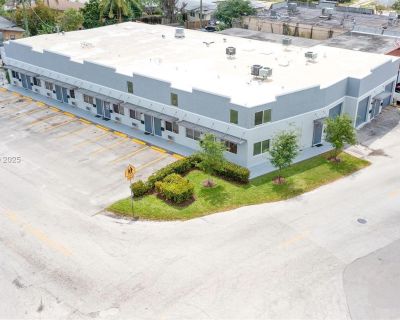 Furnished Commercial Property For Rent in Pompano Beach, FL