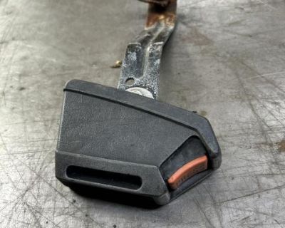 1974-92 MK1 Rabbit/Cabby Right Seat Belt Receiver