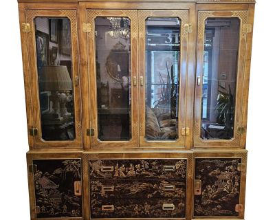 Vintage 1980s Wooden Chinoiserie 4 Door Light China Cabinet by Drexel Heritage