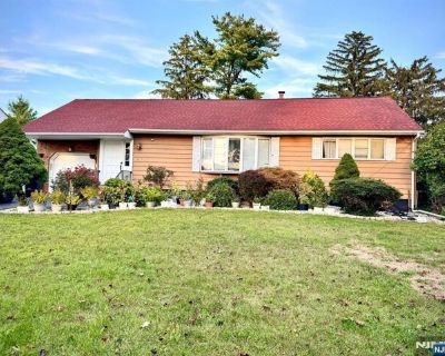 Sycamore St, Paramus, Home For Rent