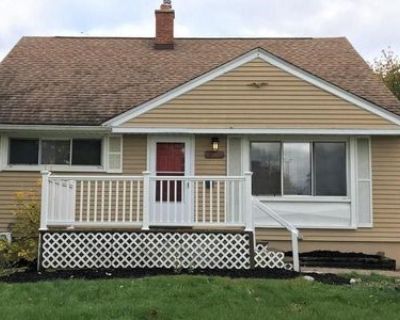 3 Bedroom 1BA 1032 ft House For Rent in Clawson, MI