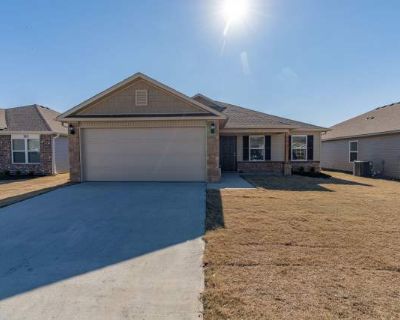 3-bedroom 2 bath Home in Fayetteville!!. image_url. W/D hookup Patio / balcony Granite counters Dishwasher Pet friendly Garage Unit Amenities dishwasher garbage disposal granite counters microwave patio / balcony range refrigerator walk in closets w/d hookup stainless steel Property Amenities pet friendly parking garage cats allowed dogs allowed. Pets allowed. 3 Bedroom. 2 Bathroom. 1400 ft