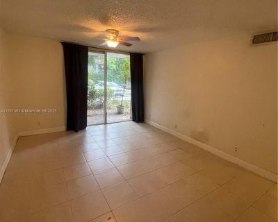 2 Bedroom 2BA 926 ft Condo For Rent in Plantation, FL