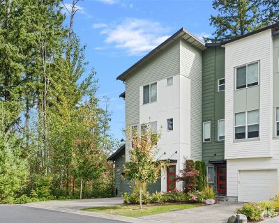 4 Bedroom 3BA 2390 ft Townhouse For Rent in Lynnwood, WA