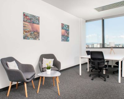 Fully serviced private office space for you and your team in Railroad Ave