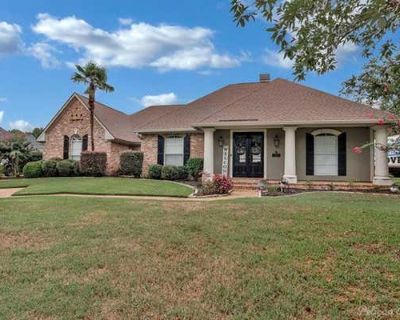 4 Bedroom 3BA 2552 ft Single Family Home For Sale in BENTON, LA