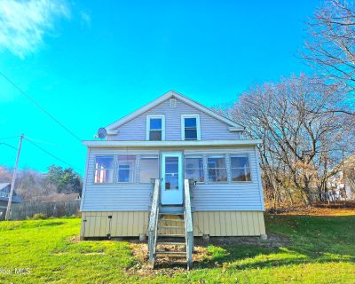 3 Bedroom 1BA 1434 ft Single Family House For Sale in Whitehall, NY