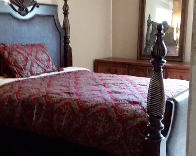 Chucks bnb (Has a House). Room in the 1 Bedroom 1BA House For Rent