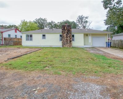 3 Bedroom 2BA 1426 ft Single Family House For Sale in Fort Smith, AR