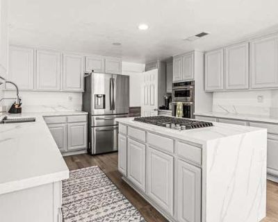 4 Bedroom 3BA 2318 ft Single Family Home For Sale in MURRIETA, CA