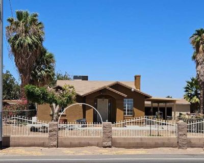 3 Bedroom 2BA 1122 ft Pet-Friendly Apartment For Rent in Yuma County, AZ