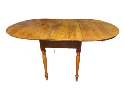 Early Q9th Century Pine Drop Leaf Dining Table