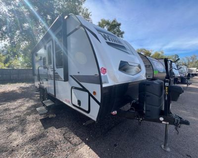 2021 Winnebago Industries Towables Micro Minnie 2108DS
