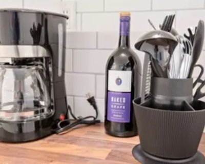 2 Bedroom 1163 ft House For Rent in Saanich, BC