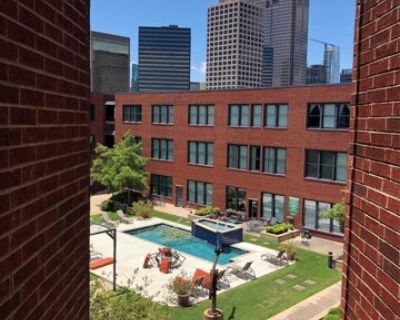 Live Oak St Apt,dallas, Condo For Rent