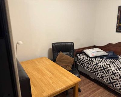 Private room with shared bathroom in a Townhouse, Lawrenceville, NJ 08648