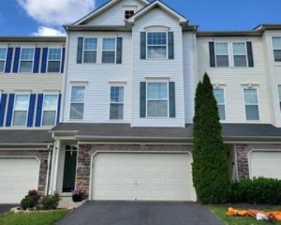 3 Bedroom 4BA 2667 ft Townhouse For Rent in Aldie, VA