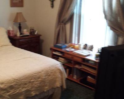 share our home / rent a bedroom  (Has a House) on iROOMit. Room in the...