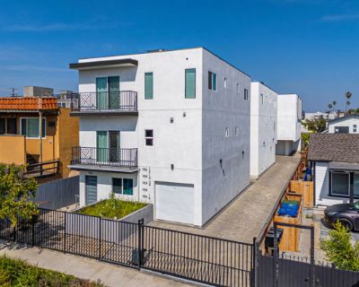 8278 ft Commercial Property For Sale in Los Angeles, CA
