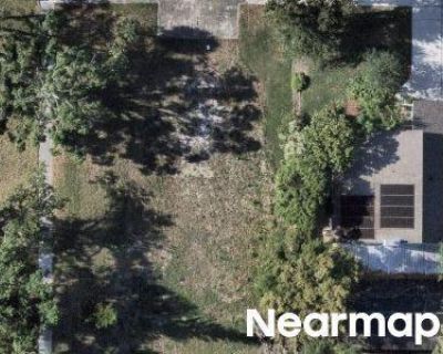 3 Bed 2 Bath Preforeclosure Property in Sarasota, FL 34243 - Cypress Wood Ln