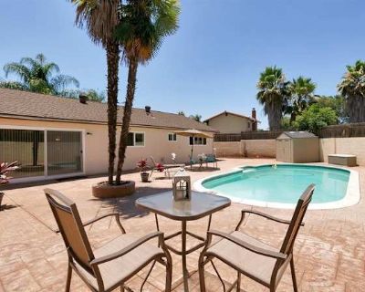 Private room with shared bathroom in a House with 3 roomies, Escondido, CA 92026