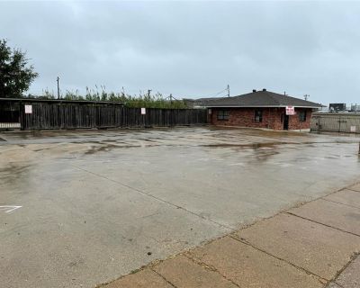 Commercial Property For Rent in Fort Worth, TX