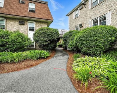 1 Bedroom 1BA 694 ft Condo For Sale in Shrewsbury, MA