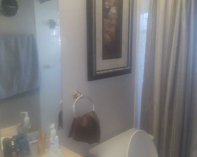 Regency Oaks Subdivision- Bedroom with walk-in closet, private bath, use of kitchen, internet, and  cable.  Clubhouse amenities, pool,basketball and tennis courts.  Includes all utilities.