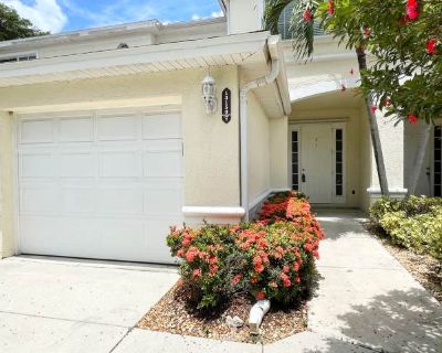 3 Bedroom 2.5BA 1332 ft Townhouse For Rent in Cypress Lake, FL