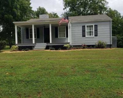 3 Bedroom 1BA 650 ft Apartment For Rent in Loudoun County, VA