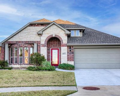 4 Bedroom 3BA 2762 ft Single Family House For Rent in Aubrey, TX