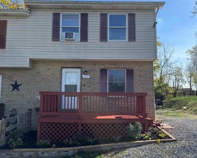 2 Bedroom 1BA 1000 ft Townhouse For Sale in Stephens City, VA