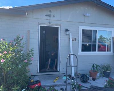 3 Bedroom 2BA 1550 ft Pet-Friendly Apartment For Rent in Oracle, AZ