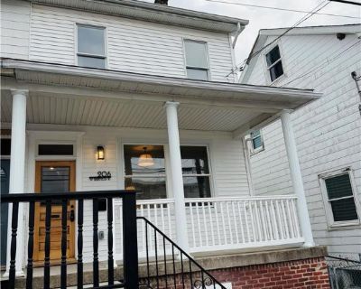 3 Bedroom 1BA 1584 ft Single Family House For Sale in Lansford, PA