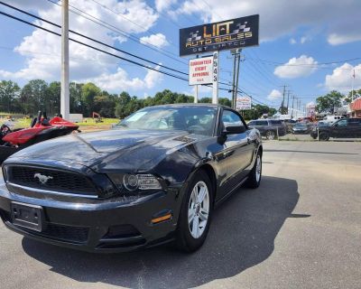 2013 Ford Mustang V6 Convertible 2D