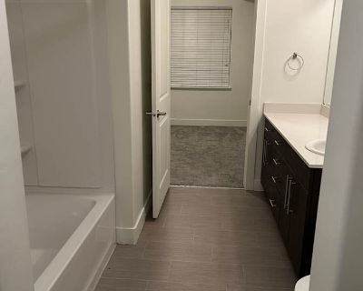Private room with own bathroom in an apartment with 2 roomies, Orem, UT 84058
