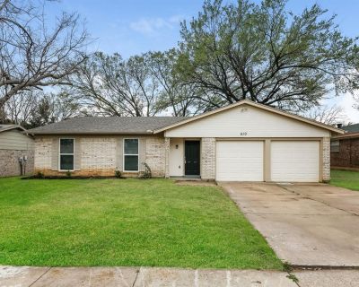 510 Durham Drive. Property for Rent in Arlington, TX for $2,020 with 3 bedrooms and 2 full baths. This 1,357 square foot property was built in 1972 on a lot size of 0.177.. No Livestock. Welcome to your dream home! Step inside this pet-friendly home featuring modern finishings and a layout designed with functionality in mind. Enjoy the storage space found in the kitchen and closets as well as t...