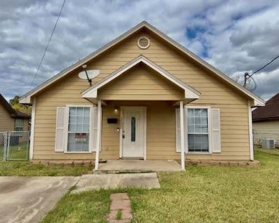 3 Bedroom 1BA 1200 ft Single Family Home For Sale in BEAUMONT, TX