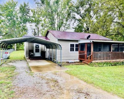 2 Bedroom 1BA 840 ft Single Family Home For Sale in RAYMONDVILLE, MO