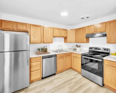 2 Bedroom 1.5BA 1029 ft Pet-Friendly Apartment For Rent in Hooksett, NH