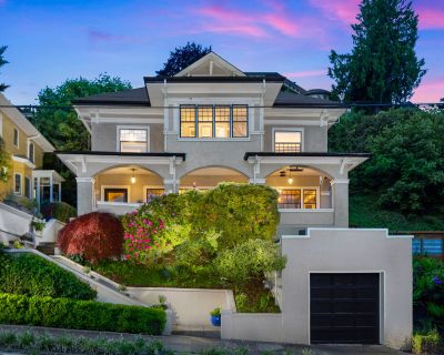 5 Bedroom 3.5BA 4417 ft Pet-Friendly House For Rent in Portland, OR