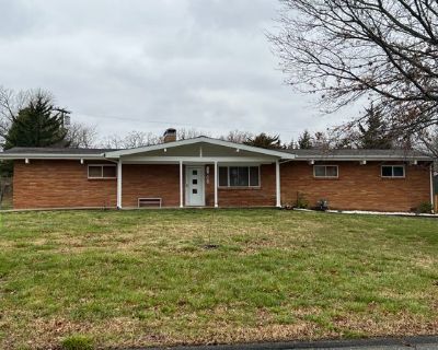 Lori Williams (Has a House) on iROOMit. Room in the 1 Bedroom 1BA House...