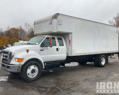 2015 Ford F-650 XL 4x2 Extended Cab Van Truck